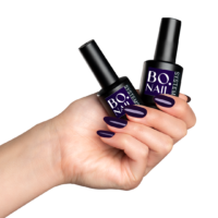 Soakable Gel Polish #013 Aubergine - Hand Shot